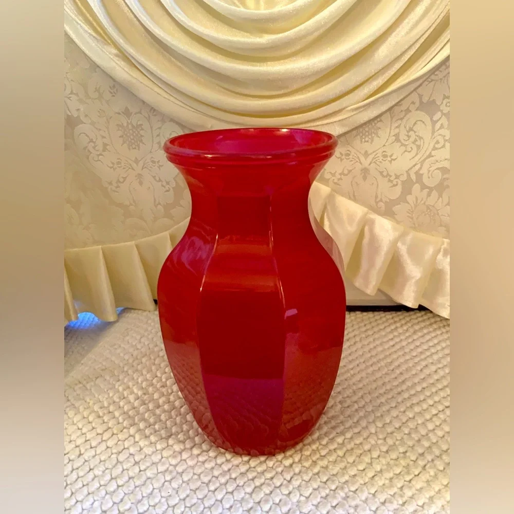 RUBY RED GLASS VASE